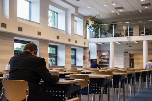 library-488681_640.jpg